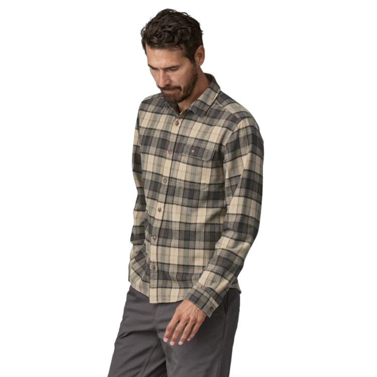 Patagonia L/S Cotton in Conversion LW Fjord Flannel Shirt - Men's - Image 2